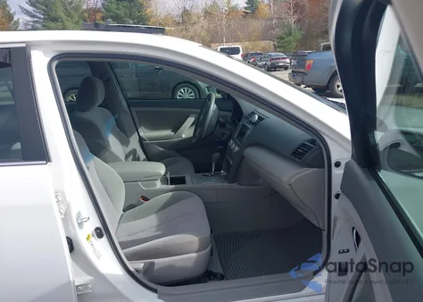 2011 Toyota Camry Le z USA, uszkodzony, nr VIN 4T1BF3EK9BU763967